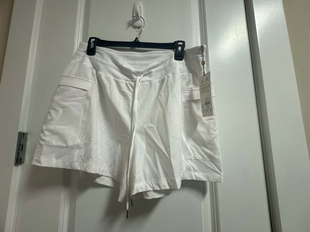 CALIA Women's Truelight Cargo Mid-Rise Shorts 4" Inseam - Pure White